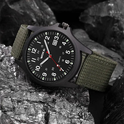 Sporty Nylon Strap Mens Quartz Watch Minimalist Design